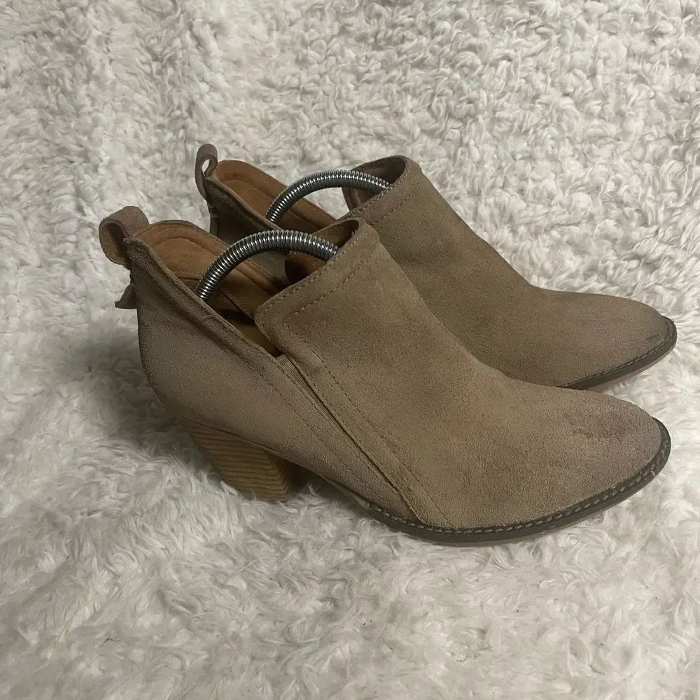 Jeffrey Campbell Rosalee leather suede khaki ankle slip on boots SZ9.5